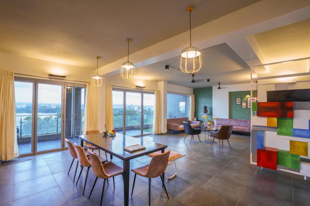 Grey Stone - Lakefront Penthouse Family Rooms Kolhapur Exteriör bild